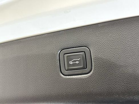 Certified 2024 Chevrolet Blazer LT w/ Convenience Package FWD image 23