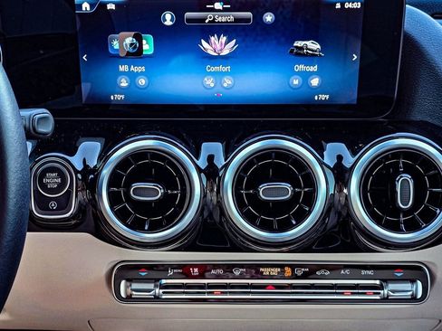 Used 2025 Mercedes-Benz GLA 250 4MATIC image 17