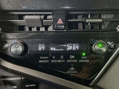 Used 2022 Toyota Camry LE image 25