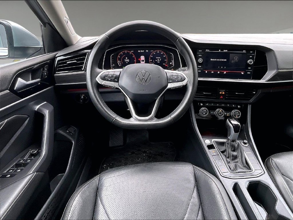 Used 2024 Volkswagen Jetta SEL FWD image 17