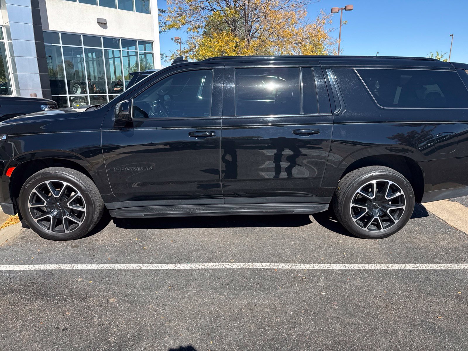 Used 2022 Chevrolet Suburban RST w/ Luxury Package AWD/4WD image 1