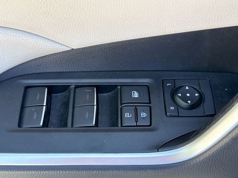 Used 2025 Toyota RAV4 XLE FWD image 15