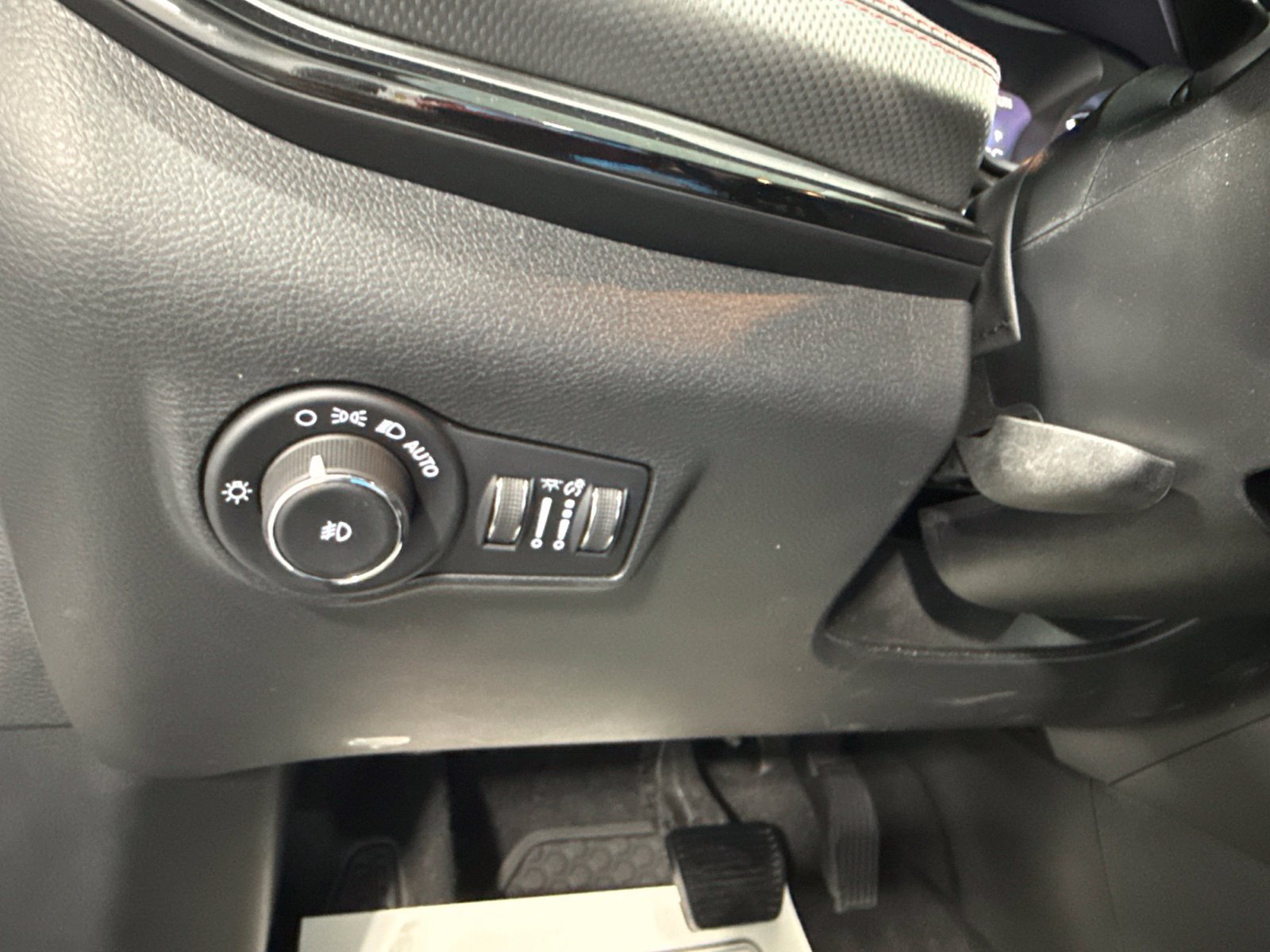 Used 2026 Jeep Compass Trailhawk AWD/4WD image 43
