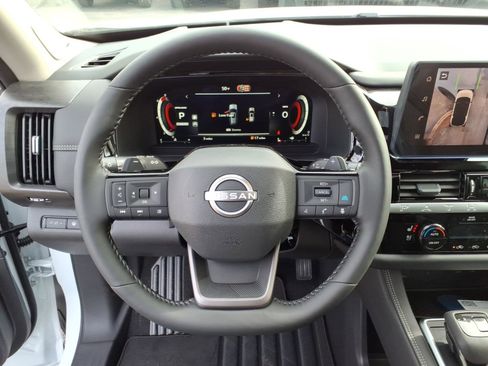 New 2026 Nissan Pathfinder Platinum image 12