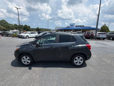 Used 2018 Chevrolet Trax LT FWD image 15