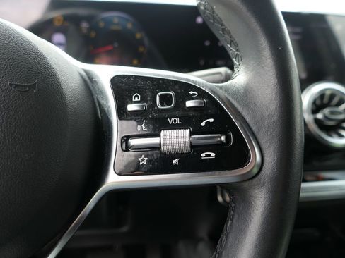 Used 2023 Mercedes-Benz GLB 250 image 16