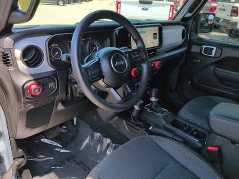 Used 2025 Jeep Wrangler Sport AWD/4WD image 16