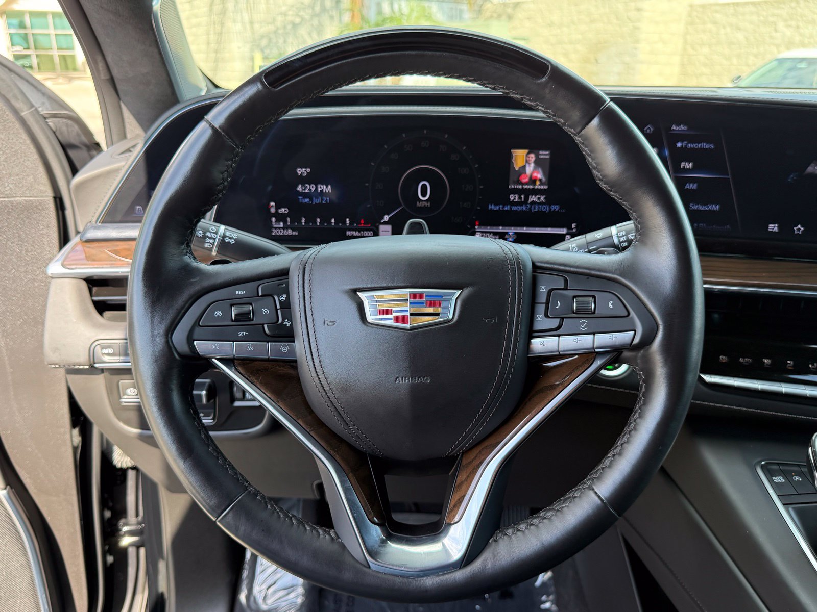 Used 2024 Cadillac Escalade ESV Premium Luxury Platinum AWD/4WD image 25