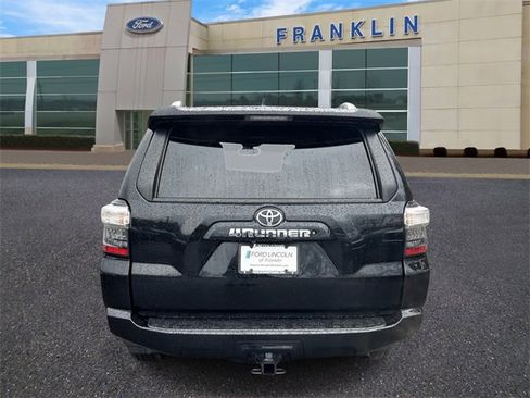 Used 2016 Toyota 4Runner SR5 Premium image 6