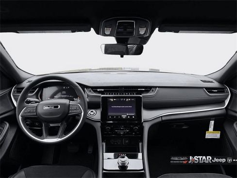 New 2025 Jeep Grand Cherokee L Laredo image 9