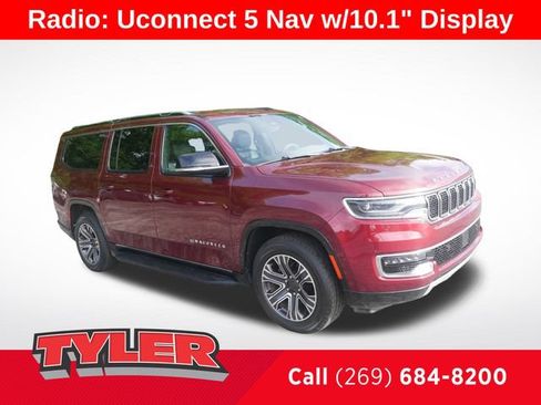 Used 2024 Jeep Wagoneer L Series II w/ Flexible Seating Group AWD/4WD image 1