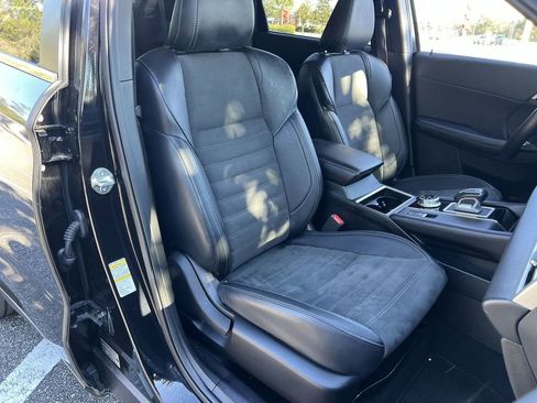 Used 2024 Mitsubishi Outlander SE Black Edition image 26