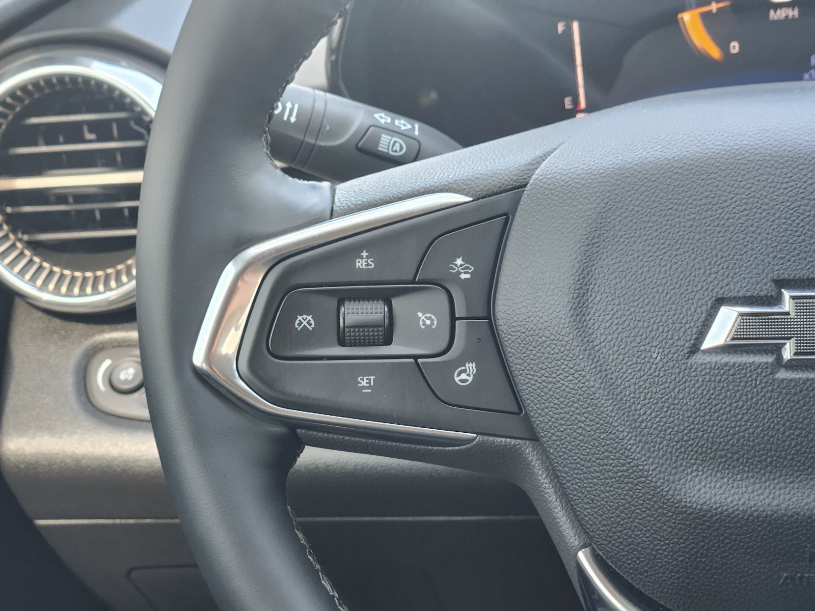 Used 2025 Chevrolet Trax ACTIV FWD image 31