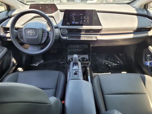 Used 2024 Toyota Prius XLE FWD image 14