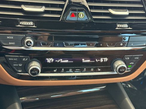 Used 2023 BMW 530e w/ Premium Package RWD image 27