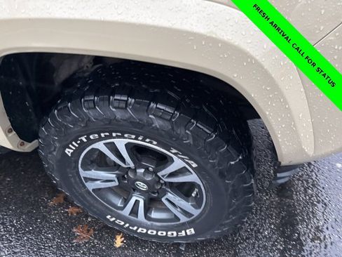 Used 2017 Toyota Tacoma image 4