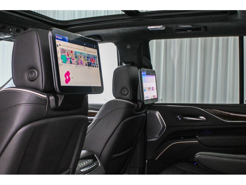 Certified 2024 Cadillac Escalade Sport Platinum w/ LPO, ONYX Package AWD/4WD image 31