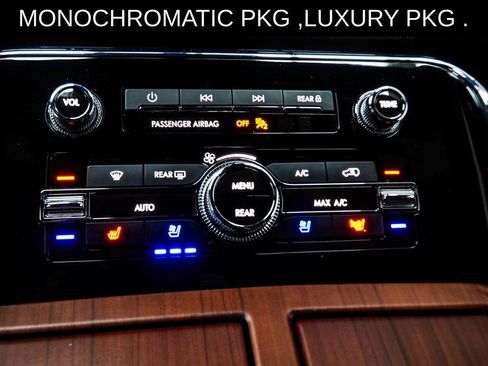 Used 2023 Lincoln Navigator Reserve AWD/4WD image 21