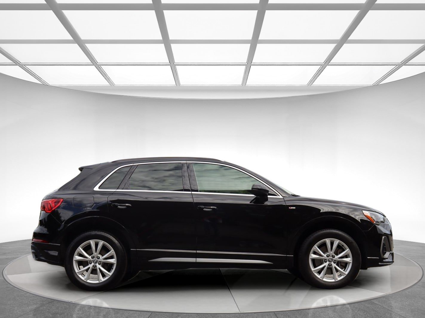 Used 2021 Audi Q3 2.0T Premium w/ Convenience Package AWD/4WD image 5