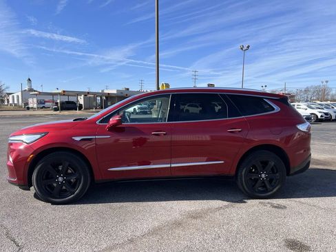 Used 2023 Buick Enclave Essence w/ Experience Buick Package image 4