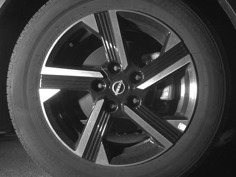 Used 2025 Nissan Sentra SV image 13