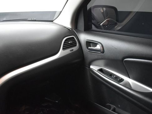 Used 2018 Dodge Journey SE w/ Popular Equipment Group image 16