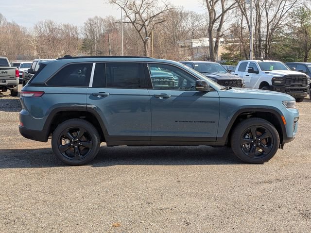 New 2026 Jeep Grand Cherokee Limited w/ Limited Altitude Package AWD/4WD image 2