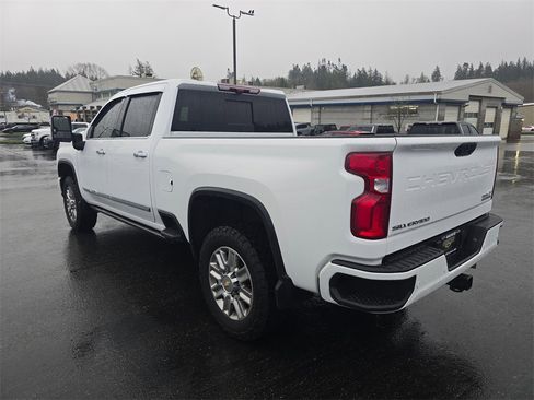 Used 2024 Chevrolet Silverado 3500 High Country image 5