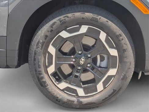 Used 2025 Hyundai Santa Fe SE FWD image 9