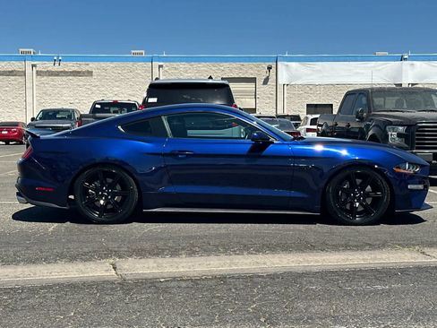Used 2018 Ford Mustang GT w/ Black Accent Package RWD image 9