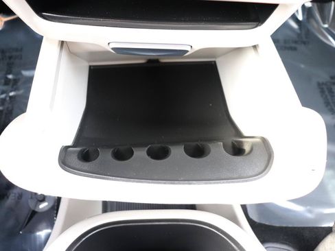 Used 2024 Chrysler Pacifica Touring-L FWD image 45