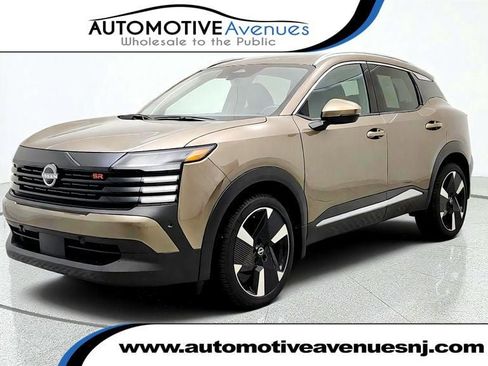 Used 2025 Nissan Kicks SR w/ Illumination Package AWD/4WD image 1