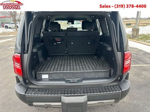 Used 2024 Toyota Land Cruiser image 25