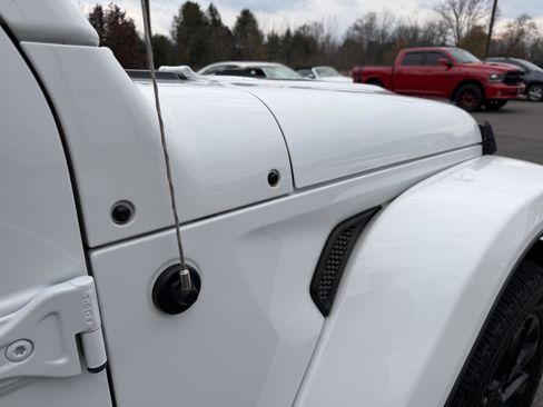 Used 2021 Jeep Wrangler Unlimited Sahara image 18