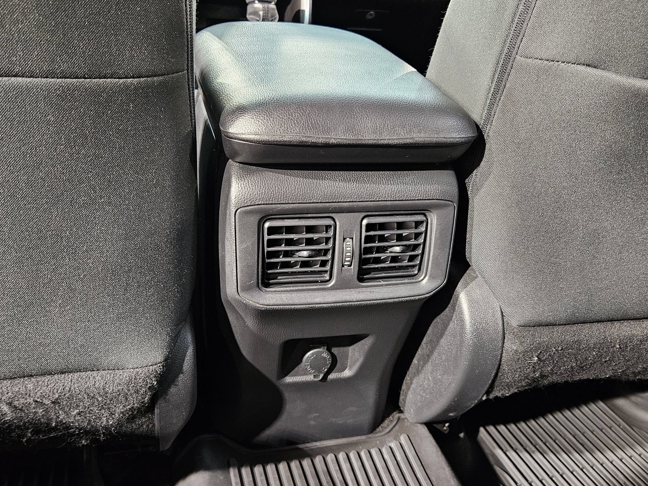 Used 2022 Toyota RAV4 LE AWD/4WD image 34