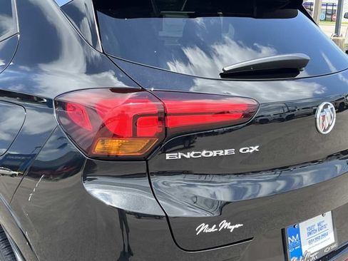 Certified 2021 Buick Encore GX Preferred w/ Sport Touring Package FWD image 12