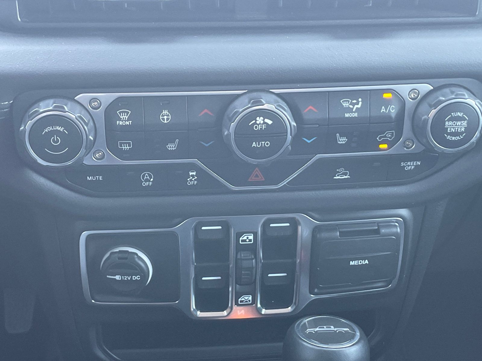 Used 2025 Jeep Gladiator Sport AWD/4WD image 15