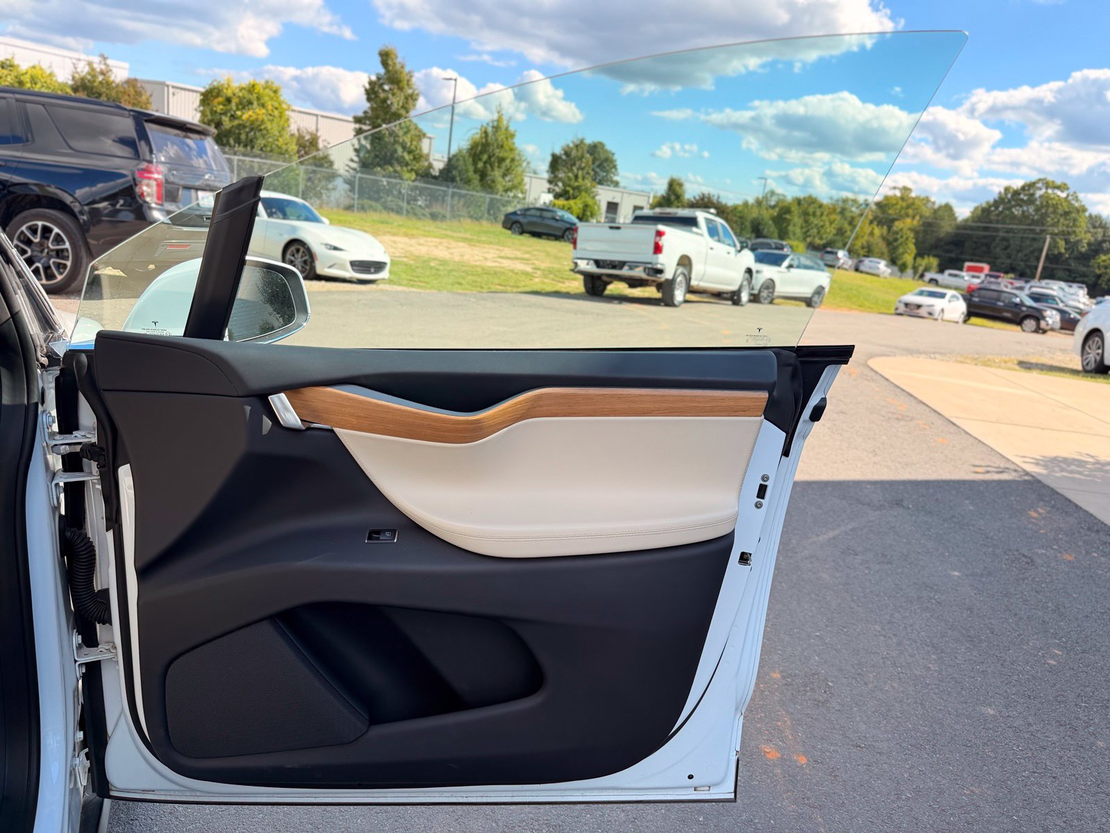 Used 2019 Tesla Model X 75D AWD/4WD image 37