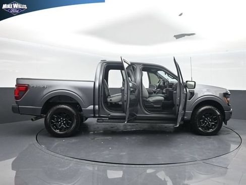Used 2026 Ford F150 XLT w/ XLT Black Appearance Package AWD/4WD image 17