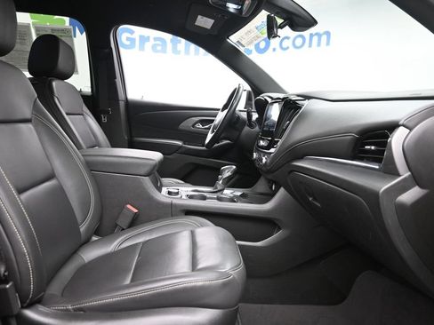 Used 2023 Chevrolet Traverse LT w/ LT Premium Package AWD/4WD image 9