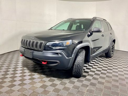Used 2019 Jeep Cherokee Trailhawk w/ Comfort/Convenience Group image 2