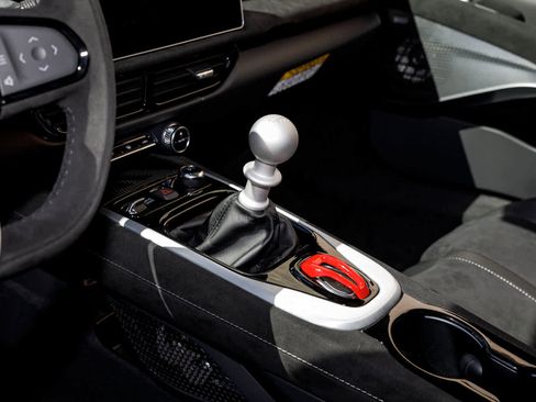 New 2025 Lotus Emira image 10