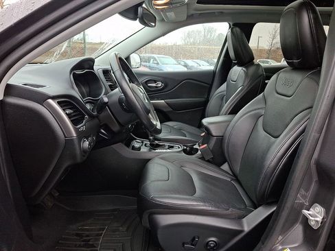 Used 2020 Jeep Cherokee Limited w/ Technology Group image 16