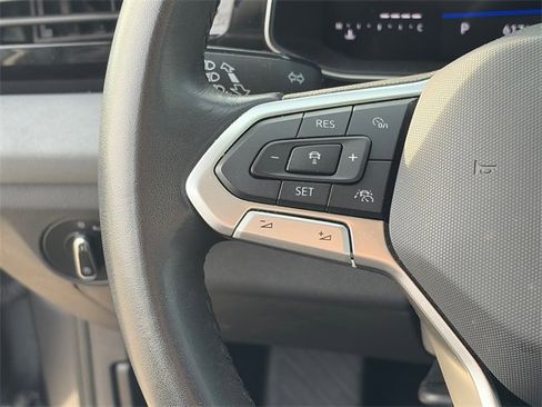 Used 2025 Volkswagen Jetta SE image 19