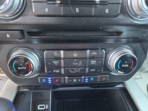 Used 2018 Ford F150 Lariat w/ Equipment Group 502A Luxury AWD/4WD image 16