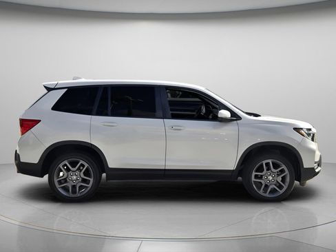 Used 2023 Honda Passport EX-L image 3
