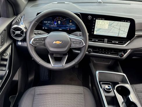 Used 2026 Chevrolet Equinox LT w/ Safety and Technology Package image 17