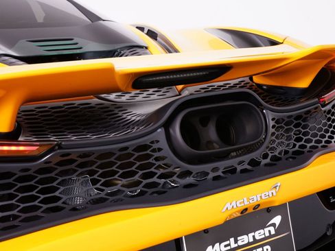 Used 2024 McLaren 750S RWD image 28