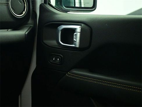 Used 2021 Jeep Wrangler Unlimited Sahara image 15