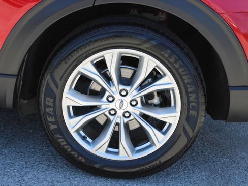 Used 2020 Ford Explorer XLT w/ Equipment Group 202A AWD/4WD image 8